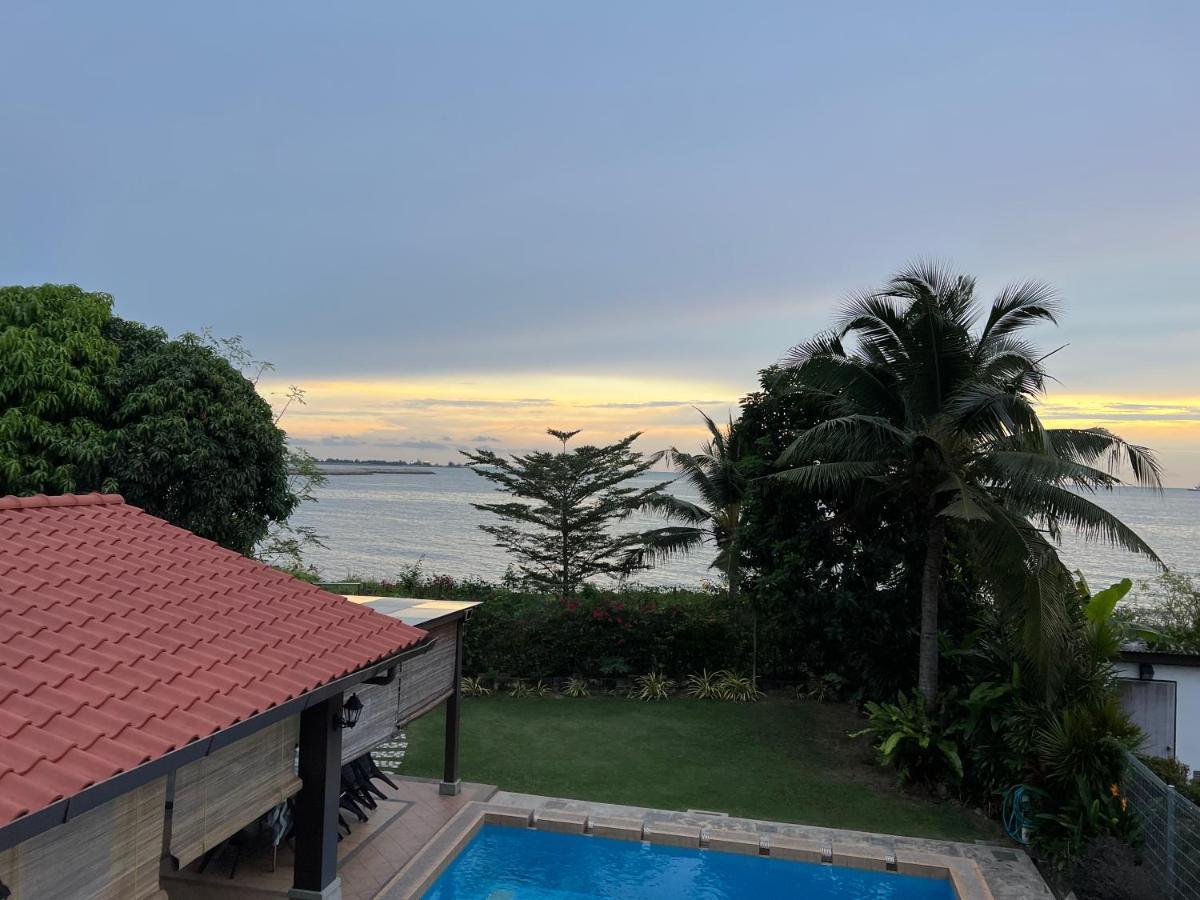 Melaka Beachfront Villa With Pool Bagian luar foto