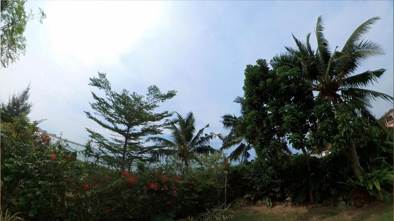 Melaka Beachfront Villa With Pool Bagian luar foto