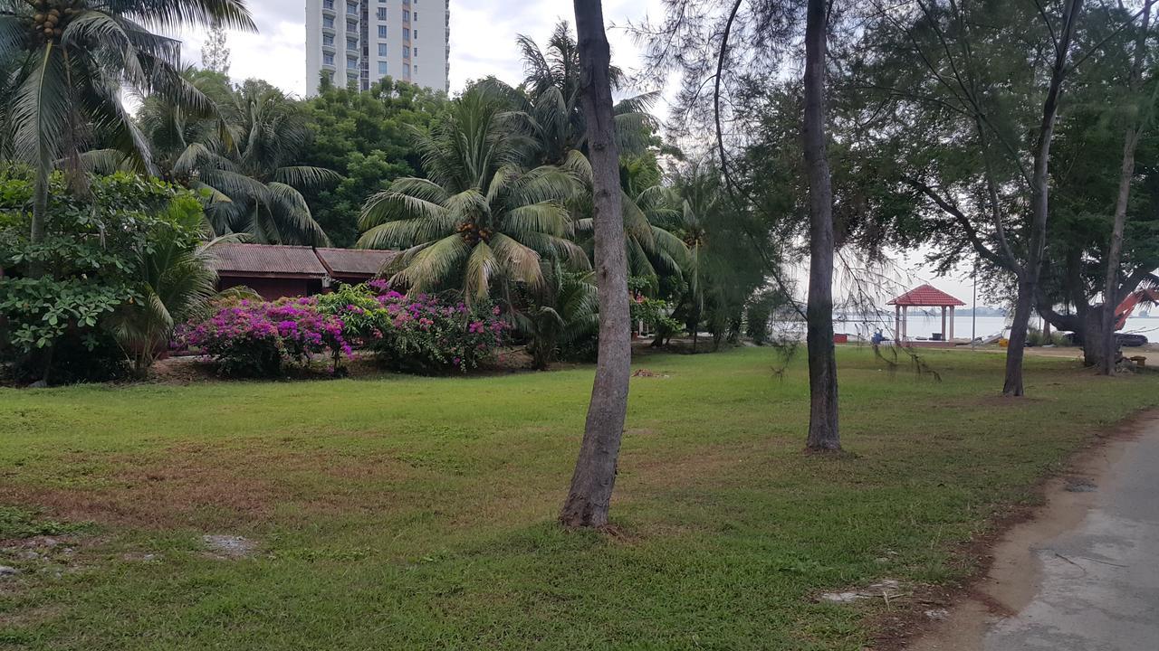 Melaka Beachfront Villa With Pool Bagian luar foto