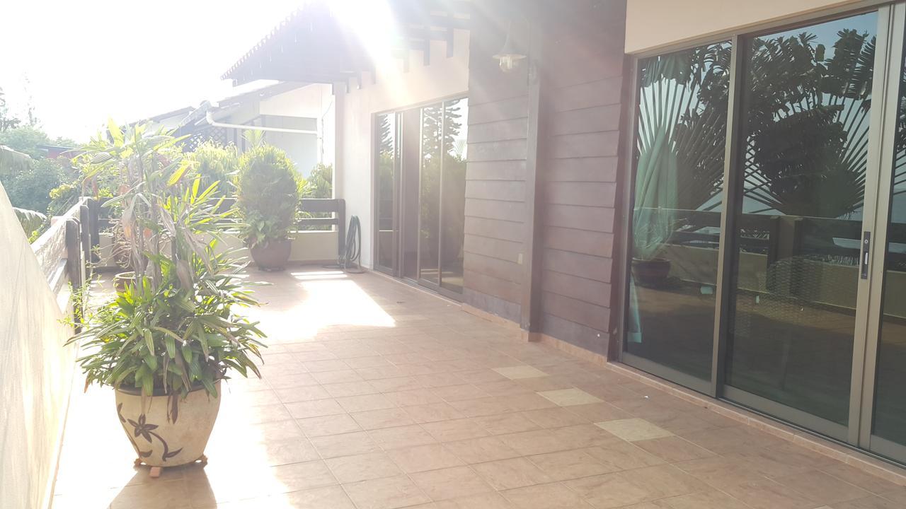 Melaka Beachfront Villa With Pool Bagian luar foto